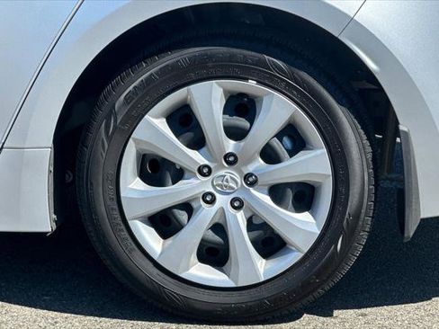 Certified 2025 Toyota Corolla LE image 29