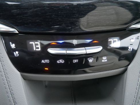 Used 2023 Cadillac XT6 Premium Luxury w/ Technology Package image 33