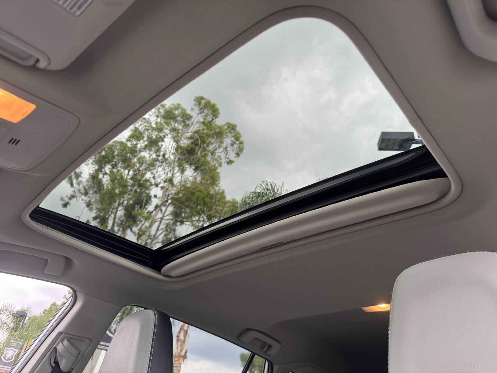 Used 2016 Toyota RAV4 Limited FWD image 22