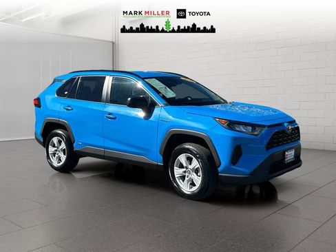 Certified 2020 Toyota RAV4 LE w/ Carpet Mat Package image 7