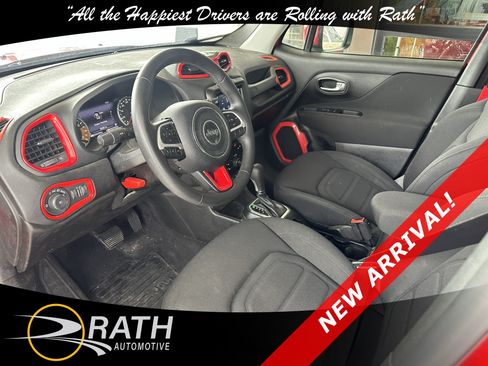 Used 2021 Jeep Renegade Latitude AWD/4WD image 12