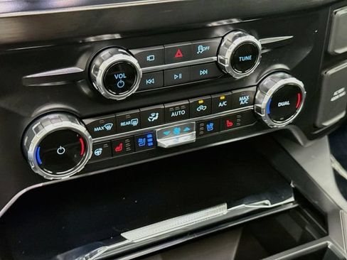 New 2026 Ford F350 Lariat w/ Lariat Premium Package AWD/4WD image 16