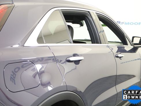 Used 2025 Cadillac XT4 Premium Luxury image 6