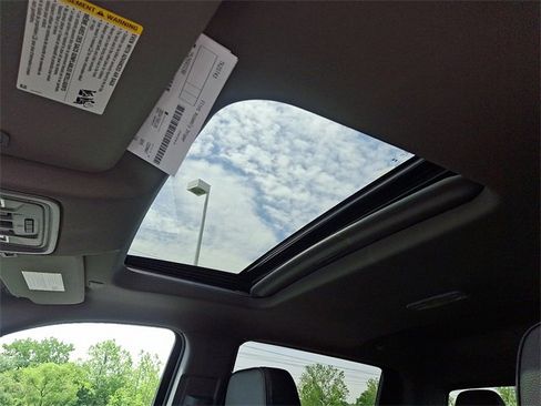 New 2025 GMC Sierra 2500 Denali w/ Denali Reserve Package image 10