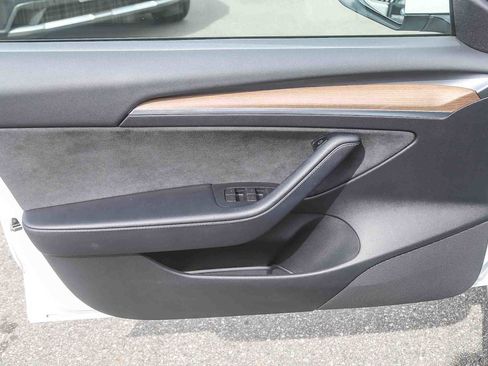 Used 2023 Tesla Model 3 Standard Range image 16