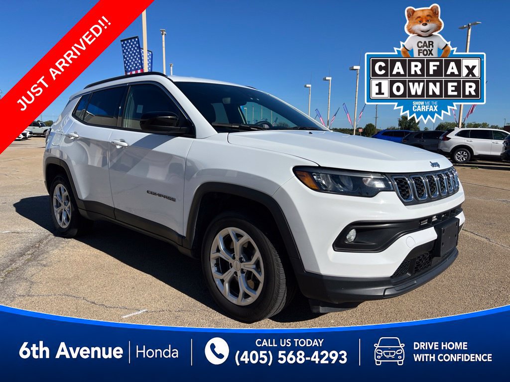 Used 2024 Jeep Compass Latitude AWD/4WD image 3