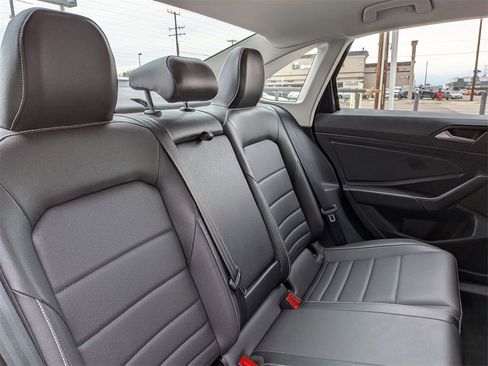 Used 2024 Volkswagen Jetta SE image 31