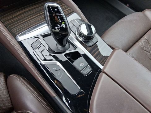 Used 2019 BMW M550i xDrive image 17