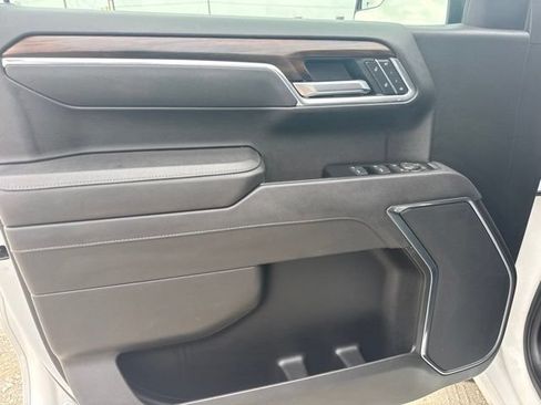Used 2025 GMC Sierra 1500 SLT RWD image 19