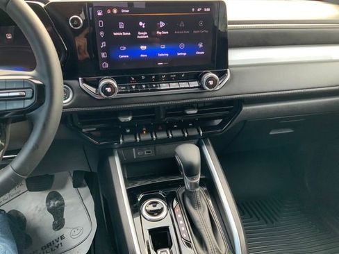 Used 2024 Chevrolet Colorado LT w/ LT Convenience Package III image 21