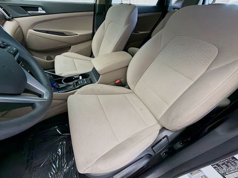 Used 2021 Hyundai Tucson SE FWD image 10