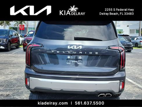Used 2024 Kia Telluride EX w/ EX Captain's Chair Package FWD image 4
