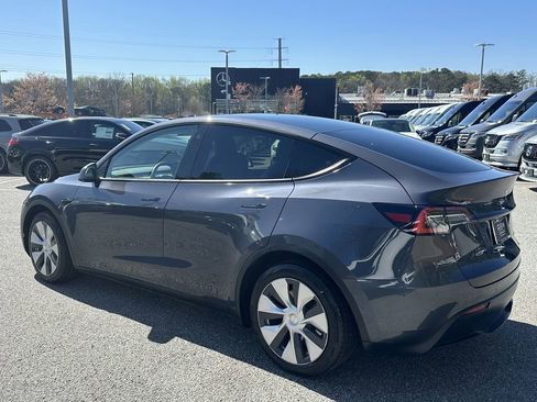 Used 2021 Tesla Model Y Long Range image 6