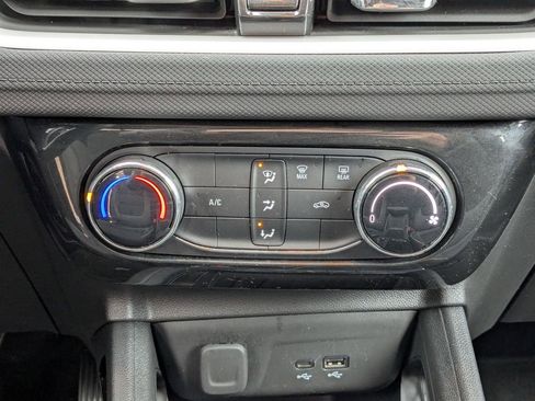 Used 2025 Chevrolet TrailBlazer LT image 23