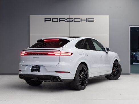 Certified 2026 Porsche Cayenne Coupe AWD/4WD image 7