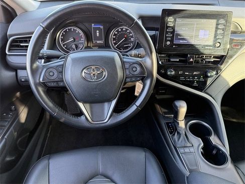 Used 2024 Toyota Camry SE image 12
