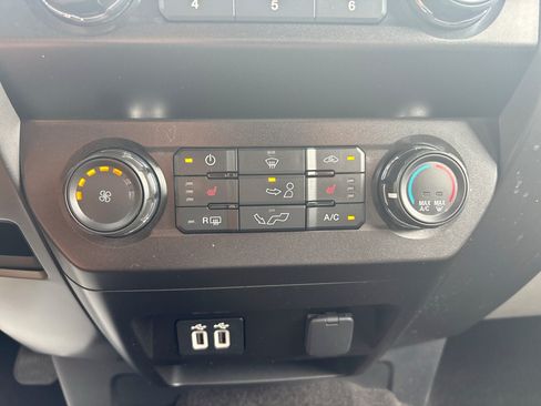 Used 2020 Ford F150 XLT w/ Equipment Group 302A Luxury AWD/4WD image 27