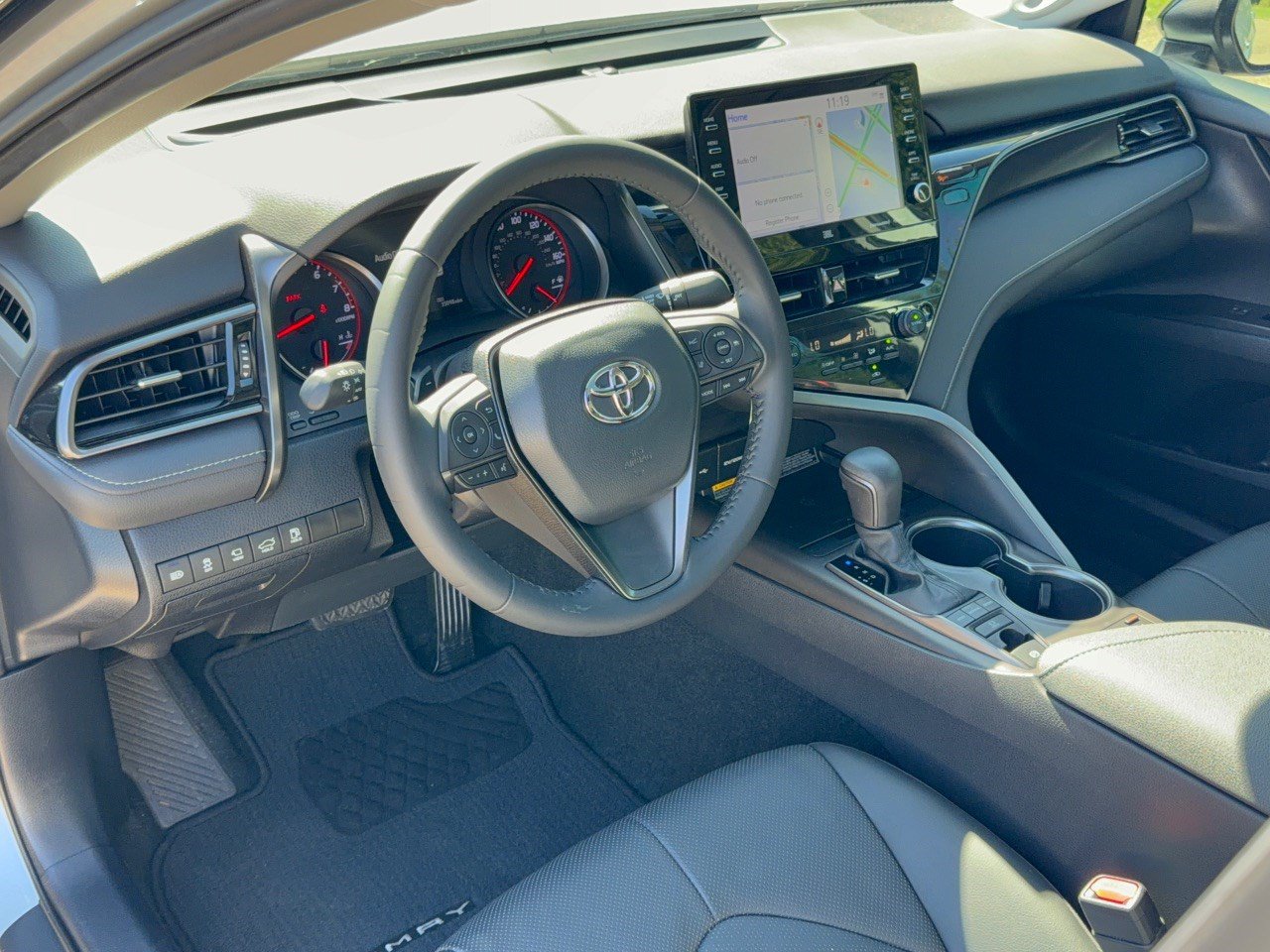 Used 2021 Toyota Camry XSE w/ Navigation Package FWD image 4