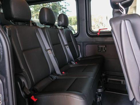 Used 2024 Mercedes-Benz Sprinter 2500 image 21