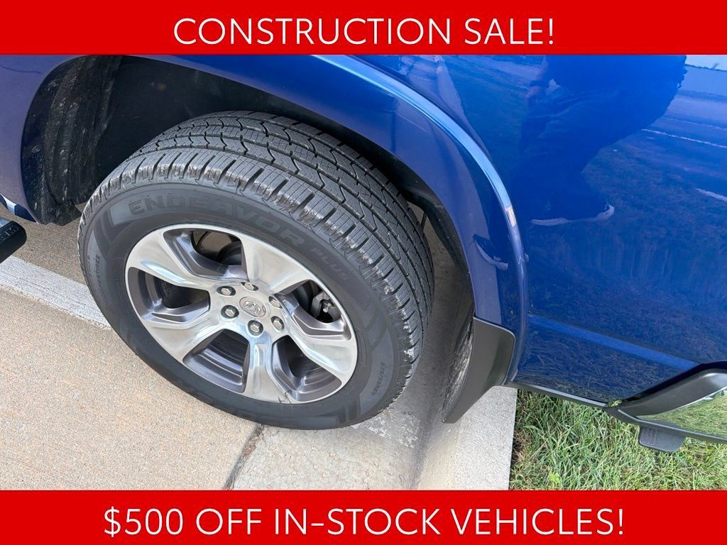 Used 2019 RAM 1500 Laramie AWD/4WD image 9