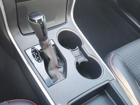 Used 2015 Toyota Camry SE FWD image 13