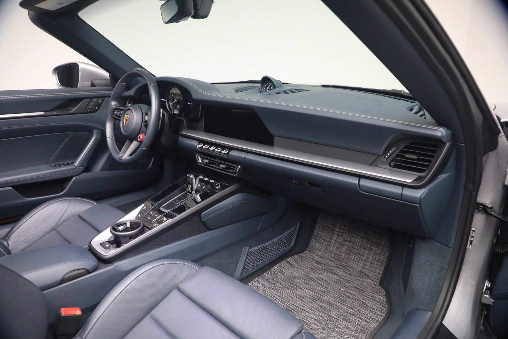 Used 2024 Porsche 911 Carrera GTS RWD image 19