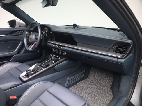 Used 2024 Porsche 911 Carrera GTS RWD image 19