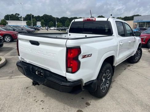 Used 2024 Chevrolet Colorado Z71 w/ Z71 Convenience Package 2 AWD/4WD image 7