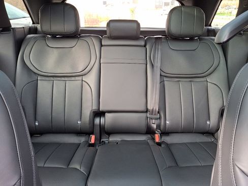 New 2025 Land Rover Range Rover Sport SE image 16