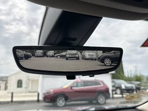Used 2020 GMC Acadia Denali w/ Denali Ultimate Package AWD/4WD image 29