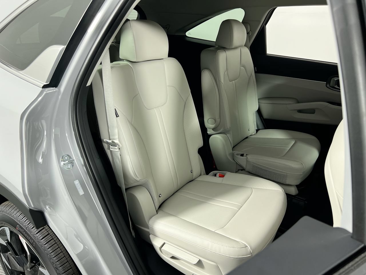 New 2026 Kia Sorento EX w/ EX Premium Package FWD image 24