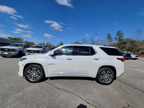 Used 2023 Chevrolet Traverse High Country w/ LPO, Floor Liner Package image 2