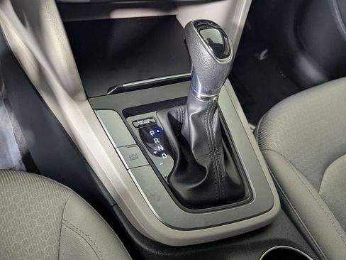 Used 2017 Hyundai Elantra SE image 25