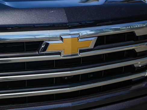 Used 2023 Chevrolet Silverado 1500 High Country w/ High Country Premium Package AWD/4WD image 10