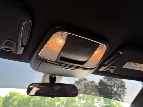 Used 2019 Dodge Charger SXT RWD image 13