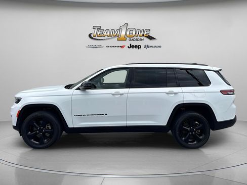 Used 2023 Jeep Grand Cherokee L Laredo RWD image 5