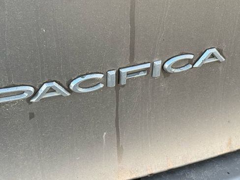 Used 2018 Chrysler Pacifica Touring Plus w/ Tire & Wheel Group image 11