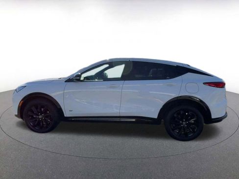 Used 2025 Buick Envista Sport Touring image 9