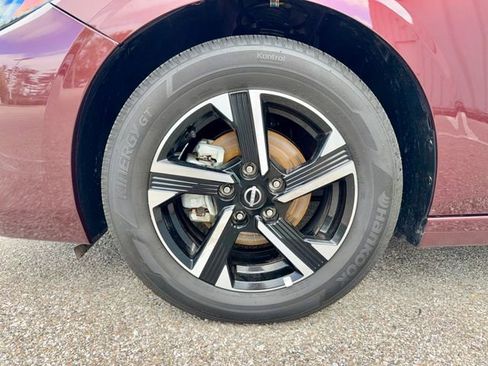 Used 2025 Nissan Sentra SV FWD image 27