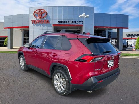 Used 2023 Toyota RAV4 XLE Premium image 8