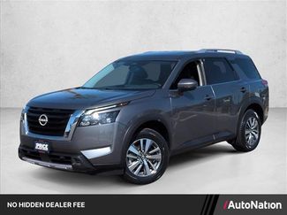Used 2025 Nissan Pathfinder SL FWD video 1