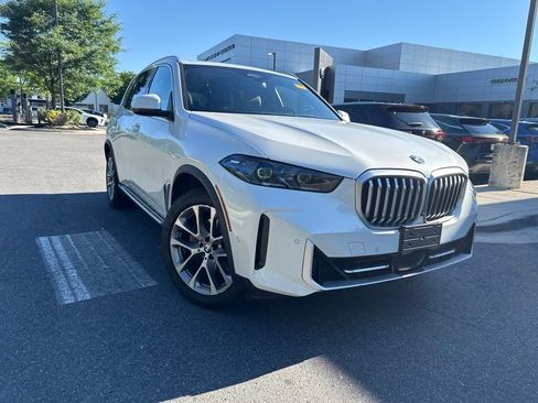 Used 2024 BMW X5 xDrive40i w/ Premium Package AWD/4WD image 1