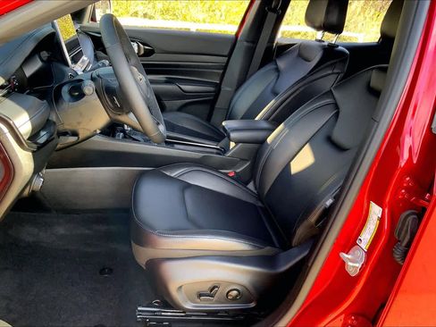 Used 2026 Jeep Compass Limited image 7