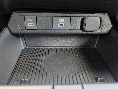 New 2026 Toyota Prius Plug-In Hybrid FWD image 18