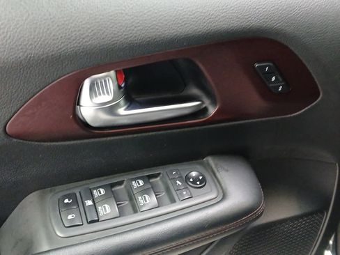 Used 2020 Chrysler Pacifica Limited image 7