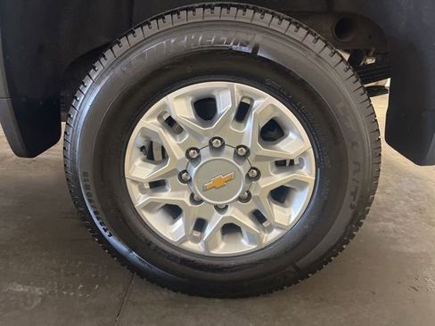 Used 2025 Chevrolet Silverado 2500 LTZ w/ LTZ Premium Package AWD/4WD image 18