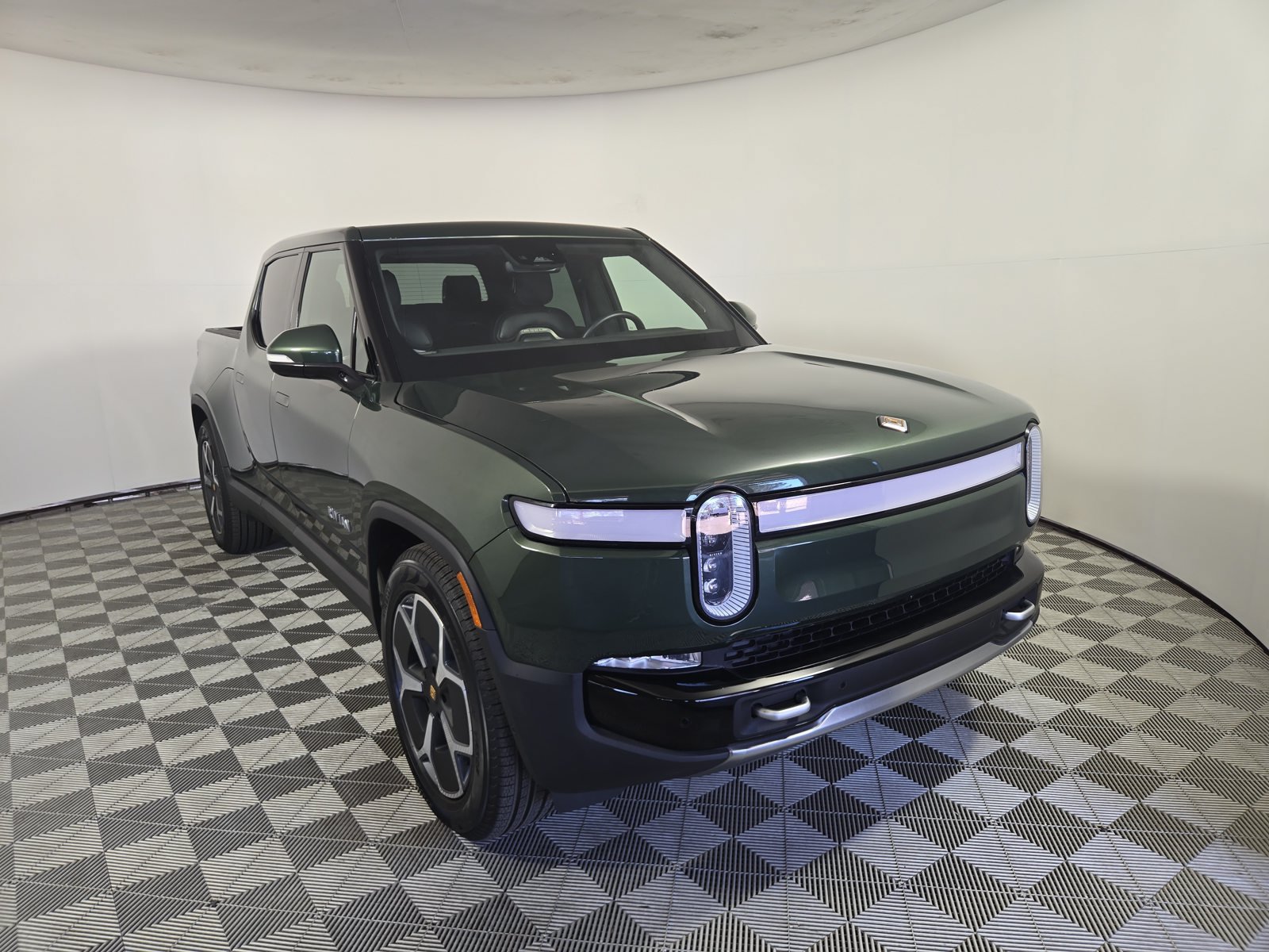 Used 2024 Rivian R1T Adventure Dual AWD/4WD image 7