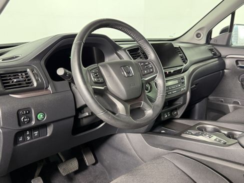 Used 2024 Honda Ridgeline Sport image 3