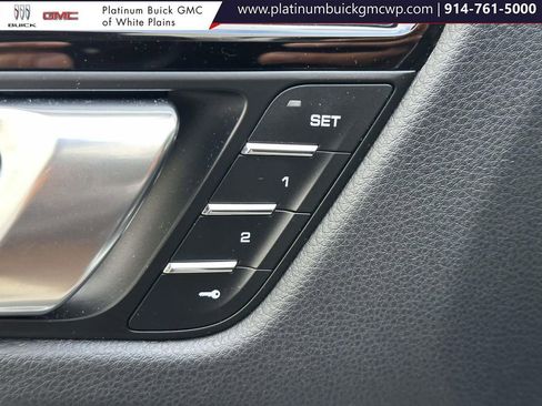 Used 2023 Porsche Macan image 18