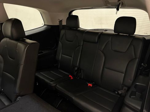 Used 2020 Kia Telluride S w/ S 8 Passenger Seating Package AWD/4WD image 15